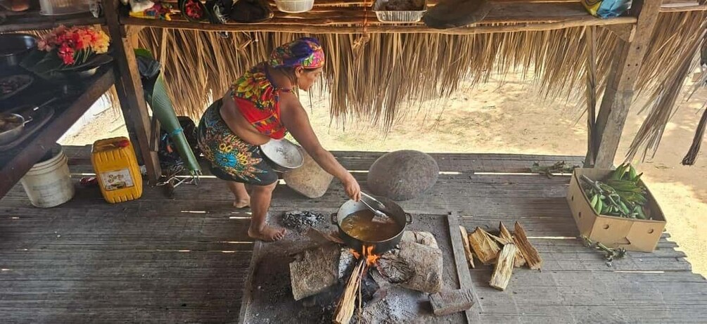 Picture 8 for Activity Panama City: Embera Indian Tribe Tour with Fruits & Lunch