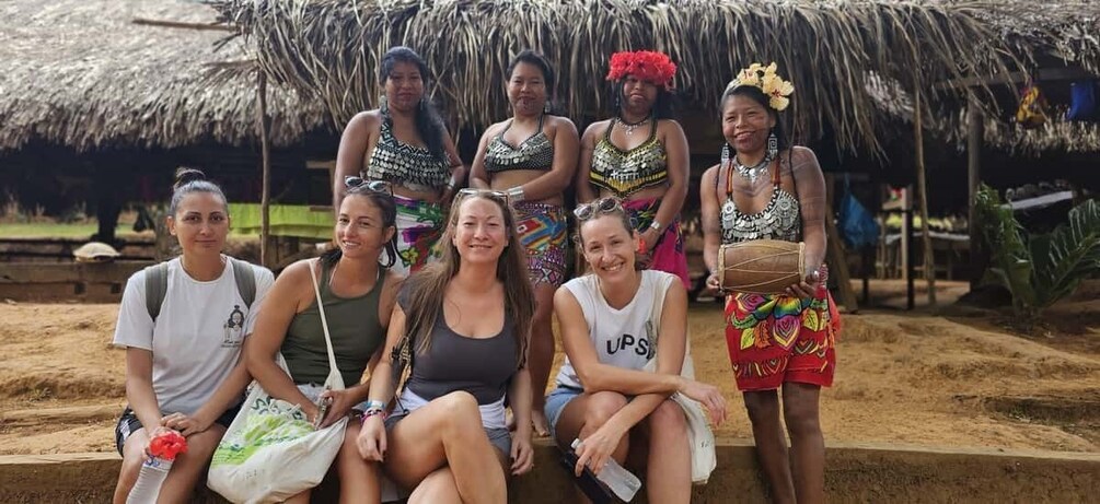 Picture 5 for Activity Panana City: Embera Tribe and River Swimming with Lunch