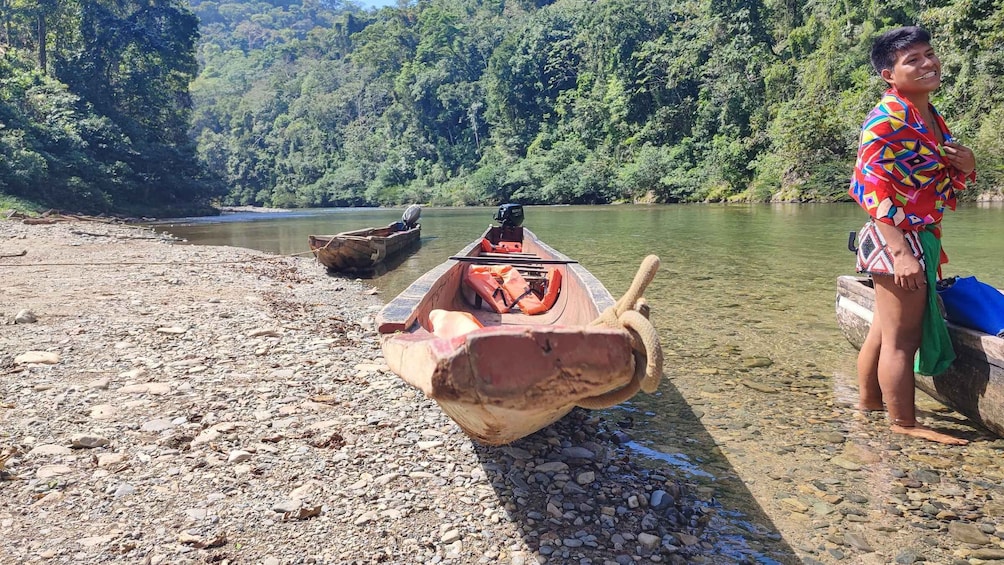 Picture 5 for Activity Panana City: Embera Tribe and River Swimming with Lunch