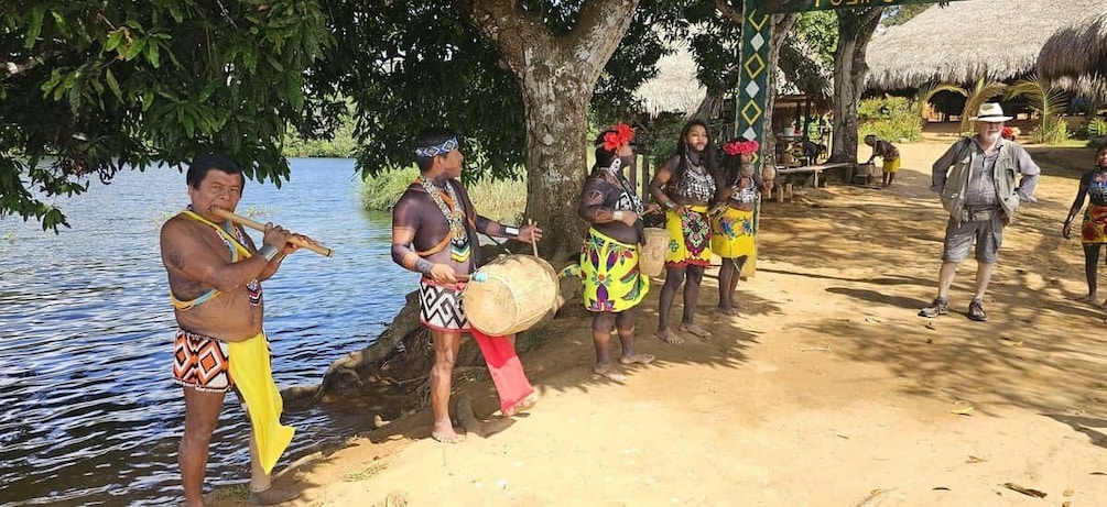 Picture 1 for Activity Panana City: Embera Tribe and Waterfall with Lunch