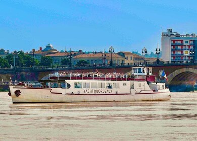 Bordeaux: Cruise på Garonne-elven med et glass vin og canelé