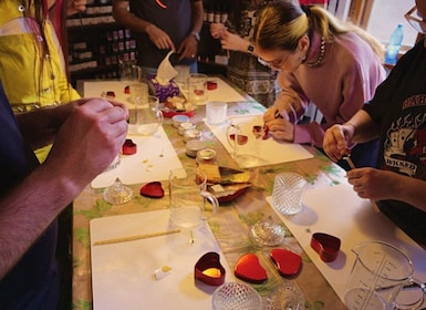 Bucharest: Soya candle pouring workshop in city centre