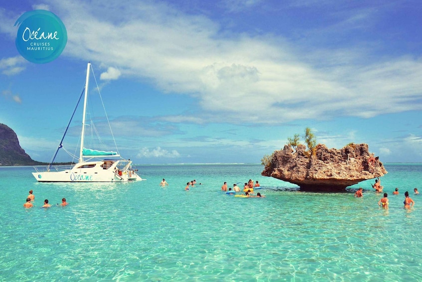 Picture 2 for Activity Ile aux Benitiers: Shared OCÉANE full-day Catamaran Cruise