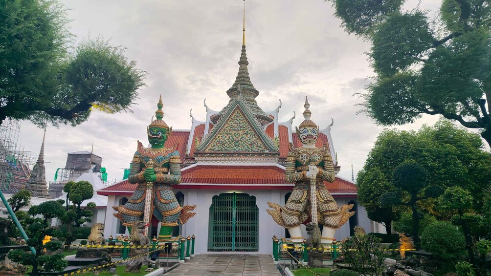 Picture 12 for Activity Bangkok: Longtail Boat Canal Tour to Wat Arun