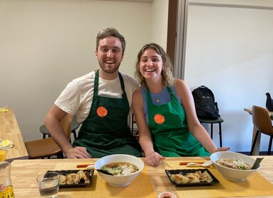 Osaka: Ramen and Gyoza Cooking Class in Dotonbori