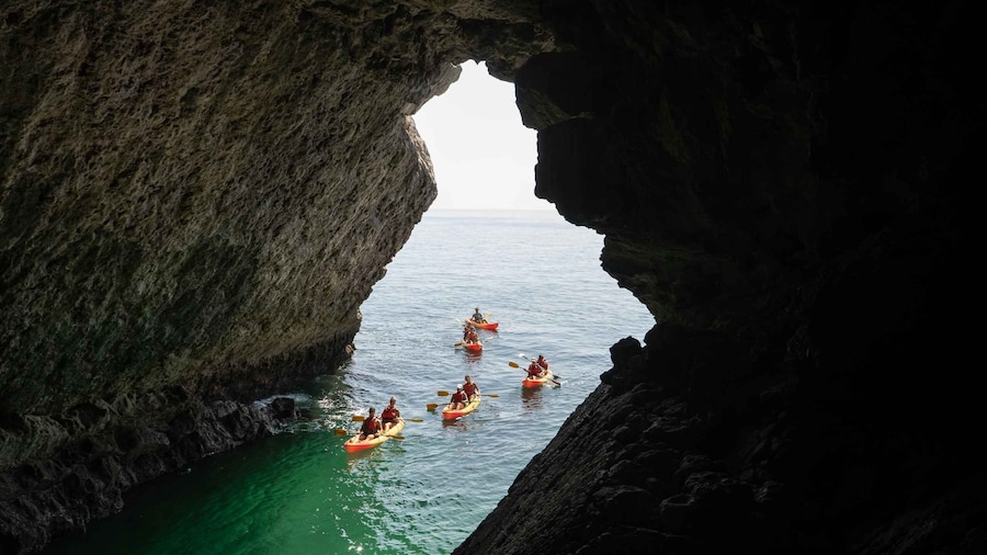 Sesimbra: Arrábida Natural Park Kayak Tour