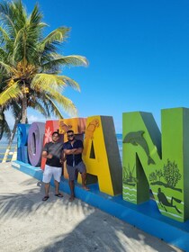 Roatan: Guiden Tour by the Cristal waters of the Caribbean!