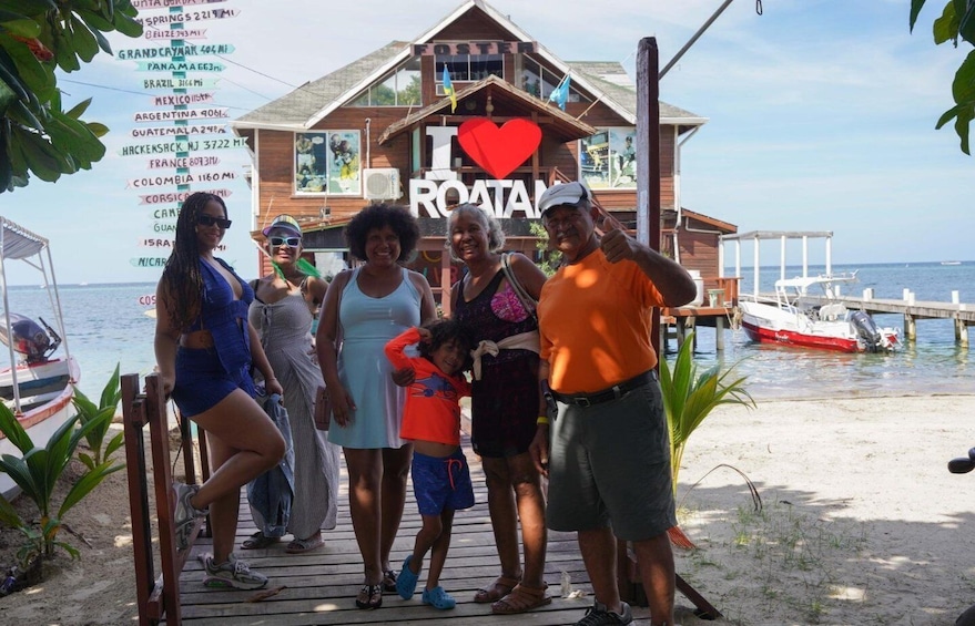 Picture 9 for Activity Roatan: Guiden Tour by the Turquoise waters of the Caribbean