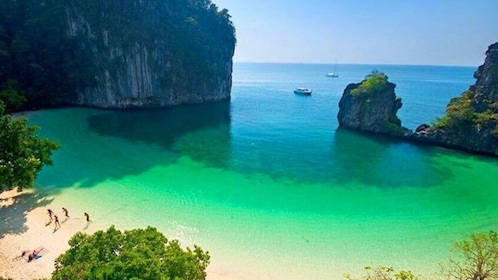 Phuket: tour privado en lancha rápida por la isla de Hong