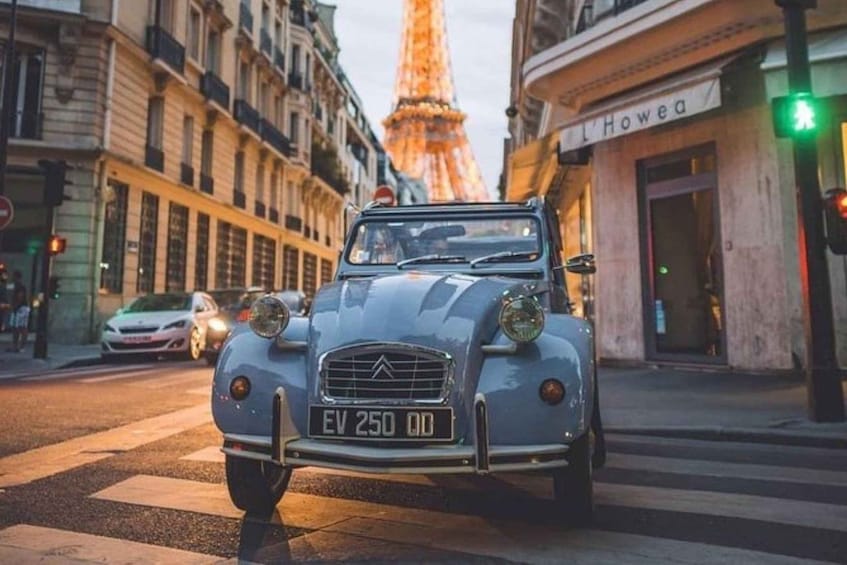 Lgbtqia+ Proposal: French Vintage car tour - Photographer 1h