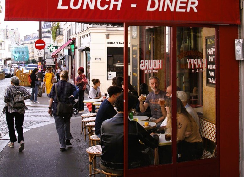 Picture 2 for Activity Paris: Montmartre Culture and Local Pastries Walking Tour