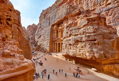Von Aqaba aus: Tagesausflug nach Petra mit Eintrittskarte und Mittagessen