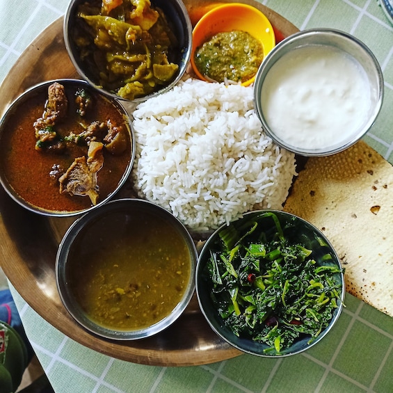 Kathmandu: Private Nepali Cooking Class (Dal Bhat and MoMo)