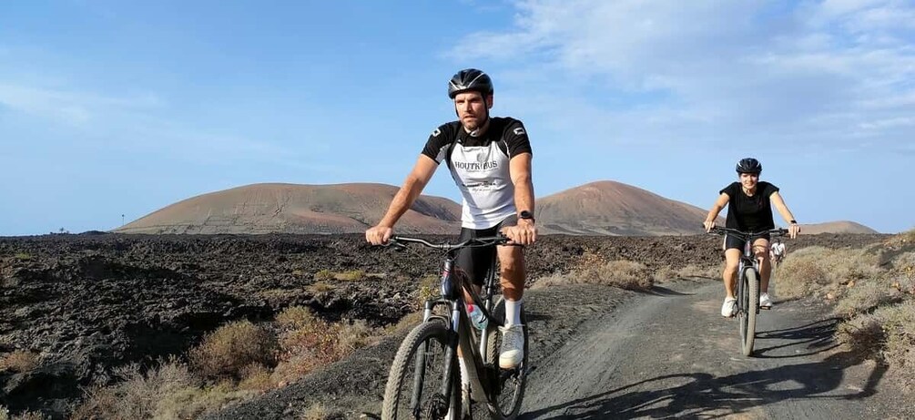 Picture 15 for Activity Lanzarote: Guided ebike tours around the volcanoes