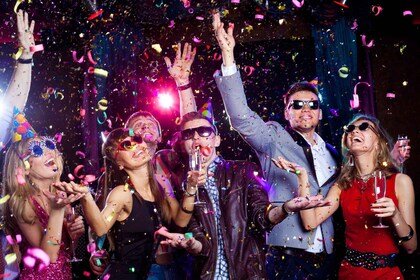 Nice : New Year’s Eve Pub Crawl avec des photos et entrée vip Club