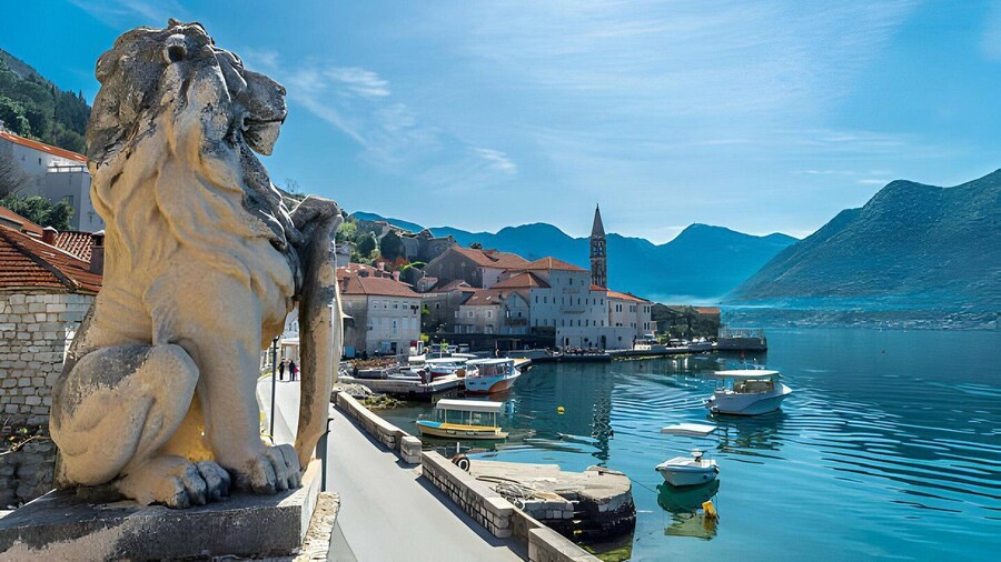 Kotor: Cable Car, Perast, and Lady of the Rocks Guided Tour