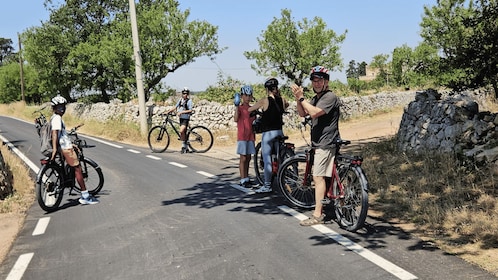 Gioia del Colle: E-Bike Tour to Mozzarella Farm with Tasting