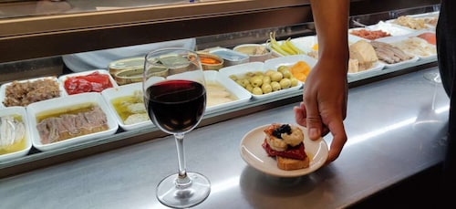 Barcelona: Guided Wine and Tapas Tour with Tastings