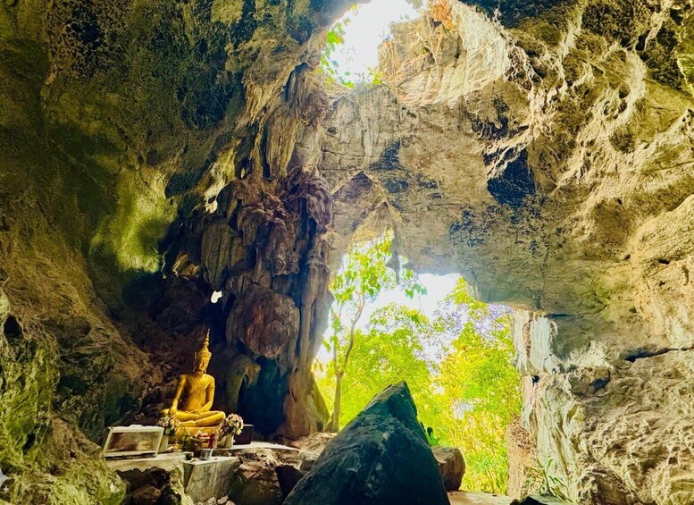 Picture 3 for Activity Chiangmai : Rainbow Cave , Unseen Canyon and Lanna temple