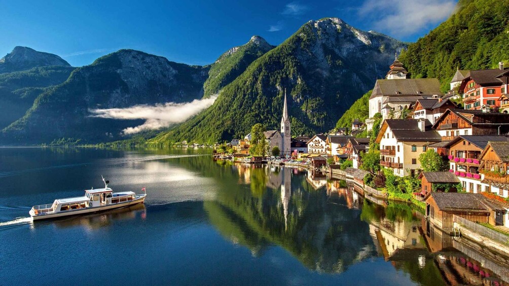 Private Day Highlight Tour of Hallstatt from Salzburg