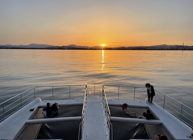 Málaga: Katamaranfahrt bei Sonnenuntergang