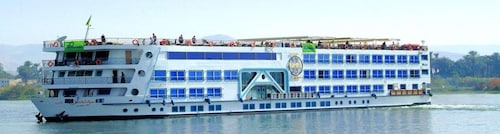 Sailing Nile cruise from Aswan to Luxor 2 nights