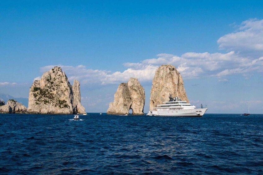 Luxury boat trip along the Amalfi coast