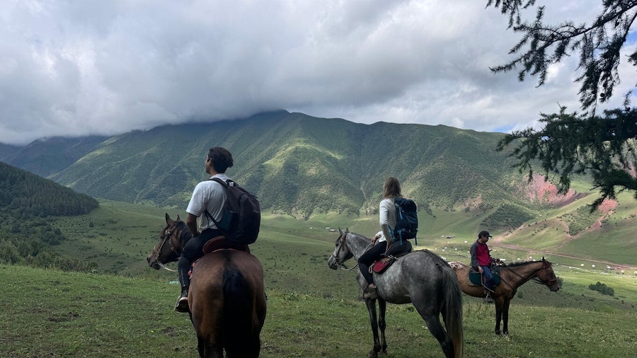 Bishkek: Chunkurchak Horseback Riding & Archery Masterclass