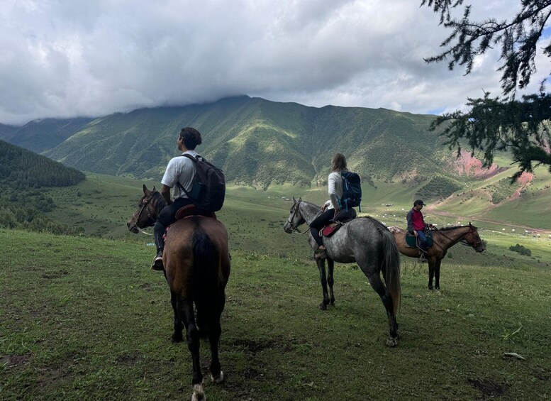 Bishkek: Chunkurchak Horseback Riding & Archery Masterclass