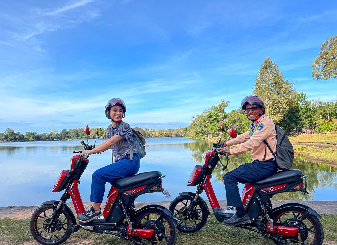 From Siem Reap: Angkor Wat Sunrise and Temples E-Bike Tour