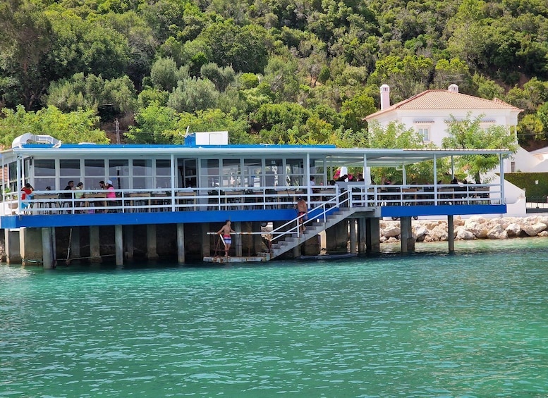 Sesimbra: Boat Tour with Lunch at Portinho da Arrabida