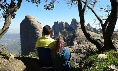 Barcelona: Biara Montserrat Setengah Hari dan Mendaki Gunung