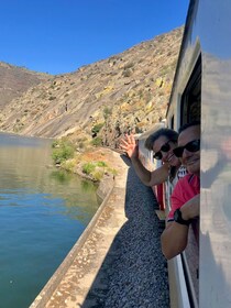 Douro - tour with train, walking, picnic and wines