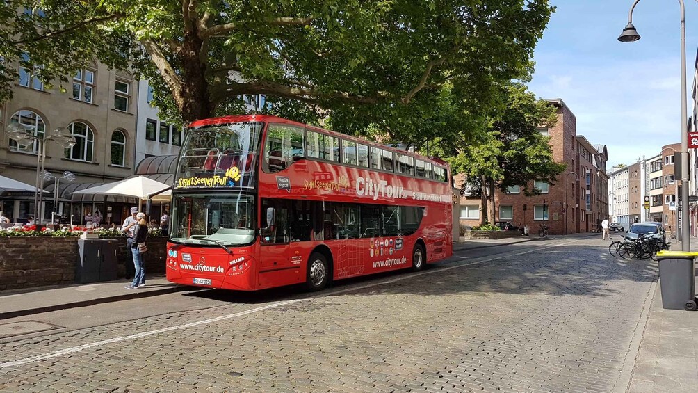 Cologne: 24h Hop-On Hop-Off Sightseeing Bus Ticket