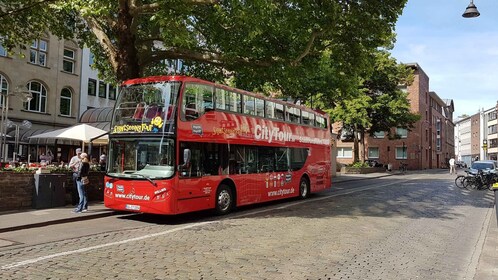 Colonia: Billete de autobús turístico Hop-On Hop-Off 24h