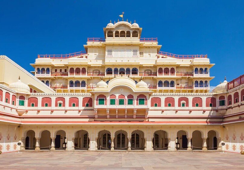 Picture 2 for Activity From Jaipur: 3-Day Udaipur & Jaipur Excursion