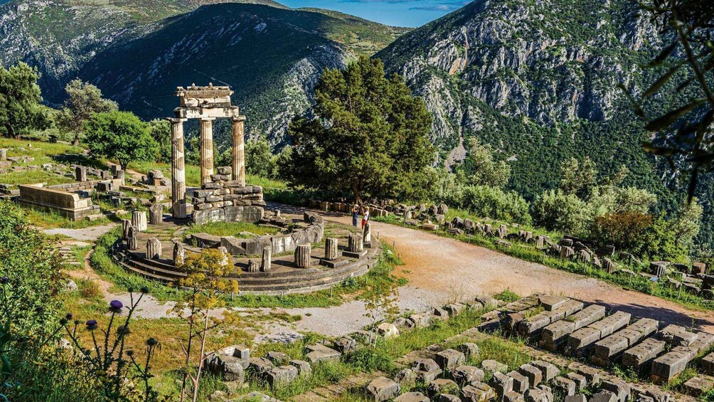 Private Excursion to Delphi & Arachova from Itea port