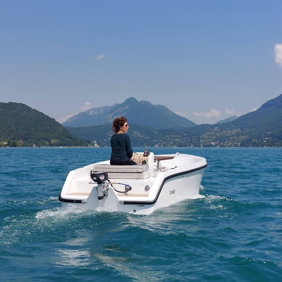 Veyrier-du-Lac: Electric Boat Rental Without License