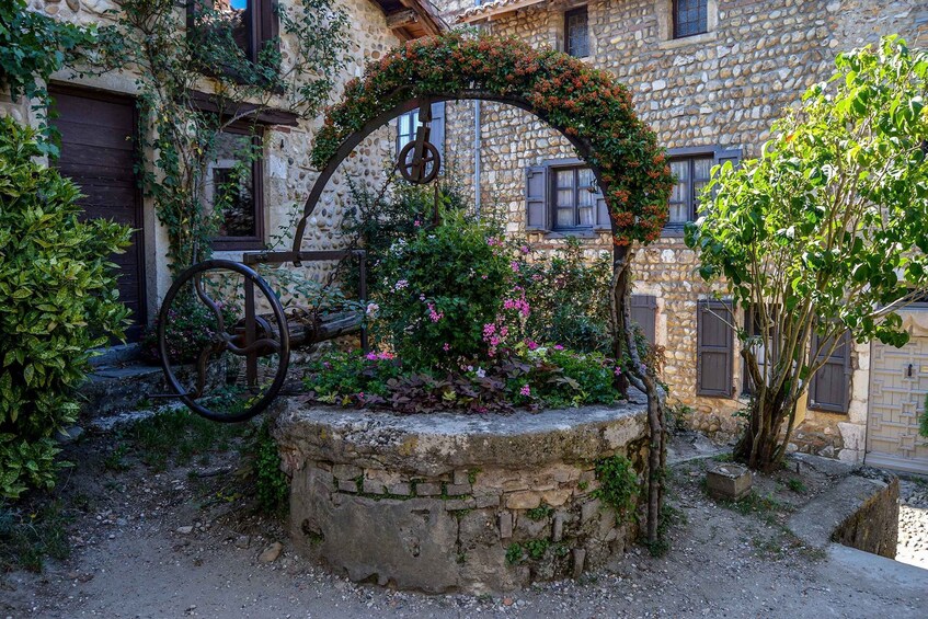 Picture 4 for Activity Pérouges : Medieval Village Private Guided Tour