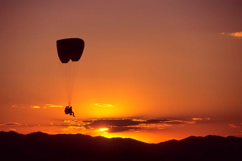 Picture 2 for Activity Jaco: Sunset Paragliding Flight in Puntarenas Province