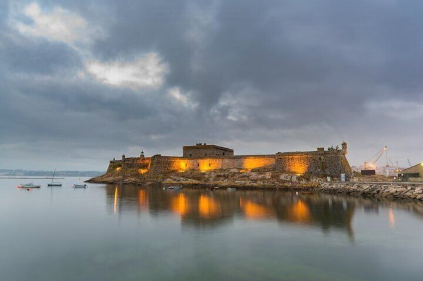 Historical and Cultural Walking Tour around Coruña