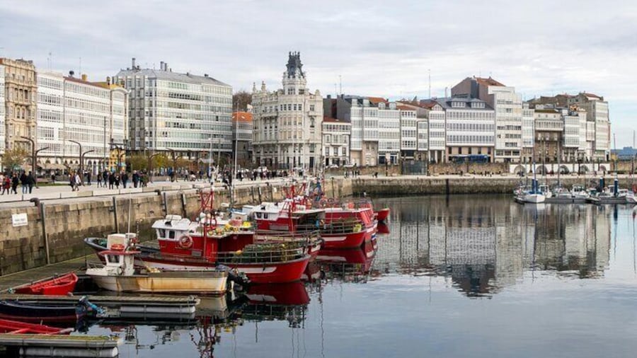 Essential Walking Tour through the Emblematic Places of Coruña
