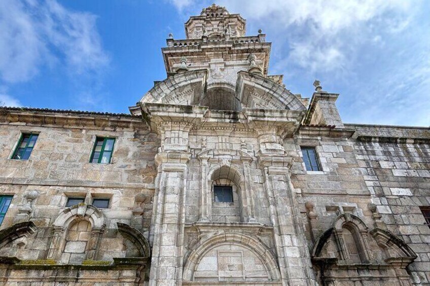 Essential Walking Tour through the Emblematic Places of Coruña