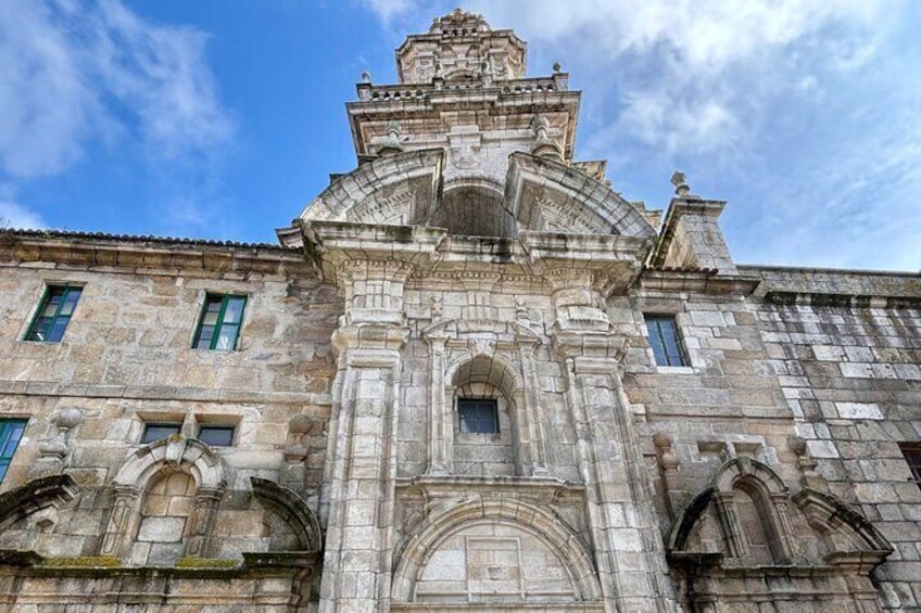 Essential Walking Tour through the Emblematic Places of Coruña