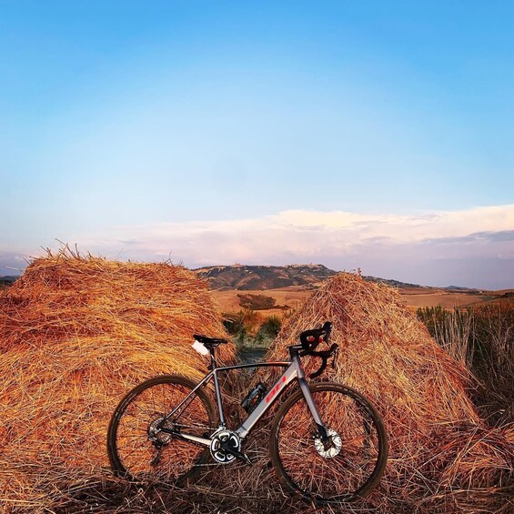 Volterra - Archeotour by e-bike with tasting