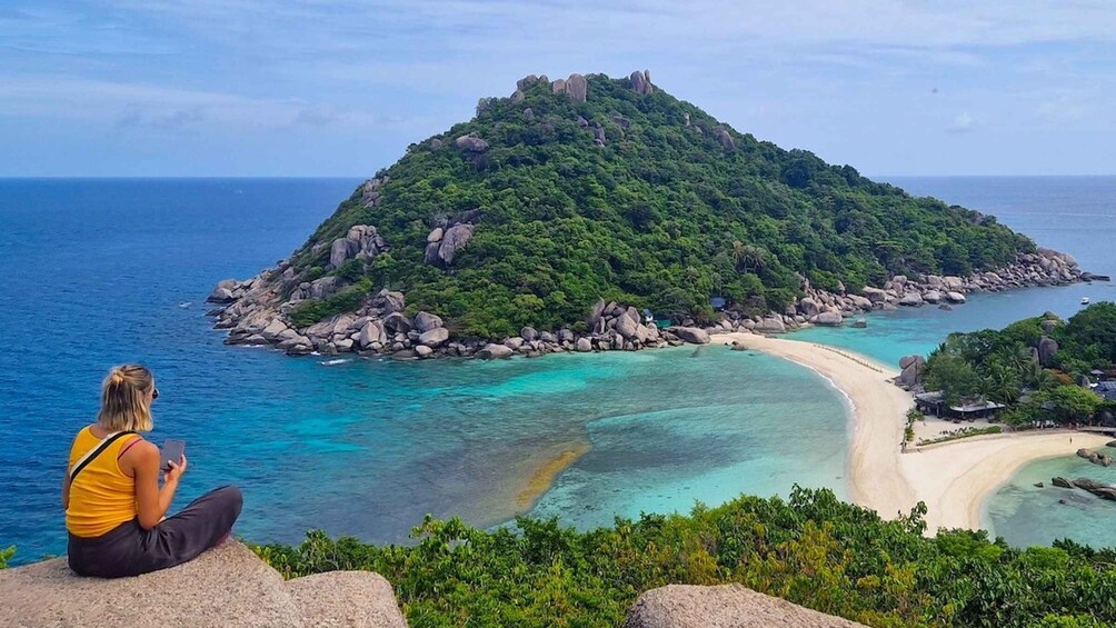 Picture 25 for Activity Koh Tao: Private Longtail Snorkel Tour with Nang Yuan visit