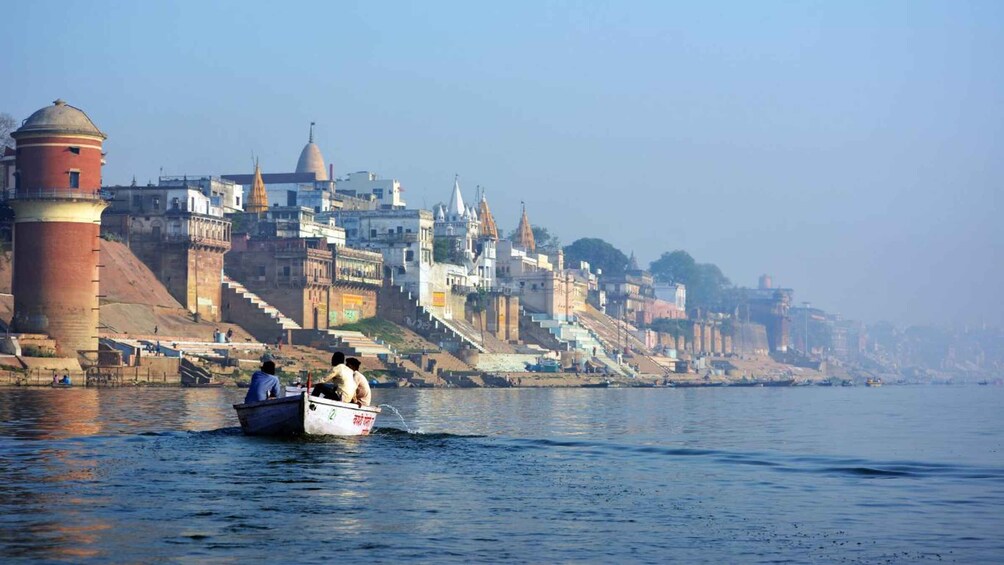 Picture 3 for Activity Morning Aarti with Boat Ride & Rooftop Breakfast