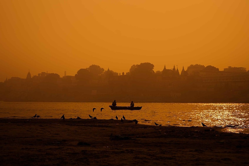 Picture 8 for Activity Morning Aarti with Boat Ride & Rooftop Breakfast