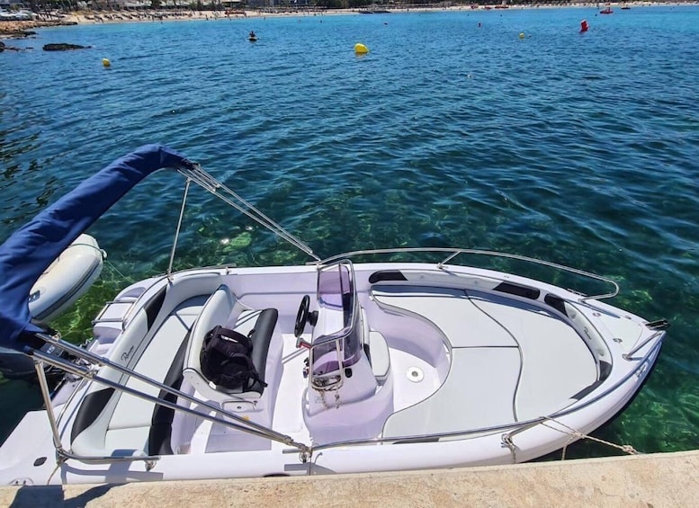 Picture 2 for Activity Santa Ponsa: Boat rental, no licence boat rental