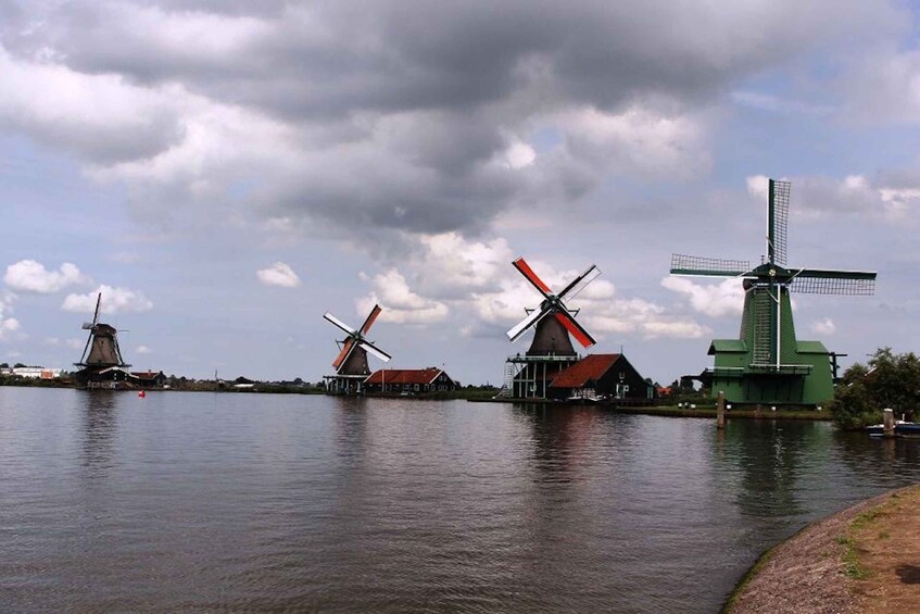 Picture 1 for Activity Private sightseeing tour to the Windmills & Giethoorn